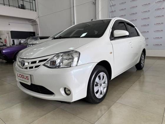TOYOTA ETIOS 1.5 XS 16V FLEX 4P MANUAL TOYOTA ETIOS 1.5 XS 16V FLEX 4P MANUAL